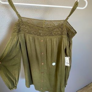 Off shoulder long sleeve